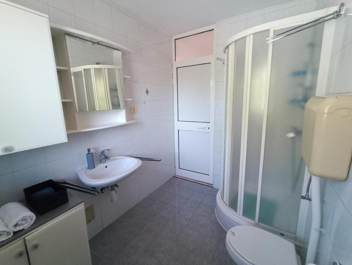 Cornelia Apartment